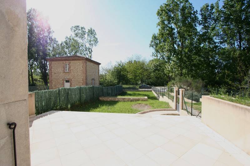 Appartement dans copropriété A 3km à l'ouest de Montelimar Jardin privatif Appartement dans copropriété A 3km à l'ouest de Montelimar dans ancienne magnanerie Jardin privatif